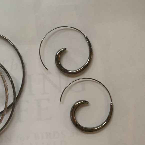 Bracelet & 2 Sets of “Hematite” Dark Metal Hoop & Chandelier Earring Sets - Picture 3 of 4